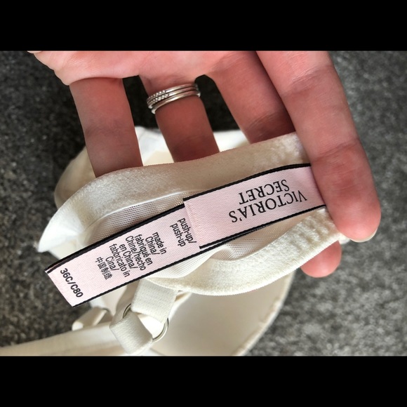 Never worn VS push up bra - Picture 2 of 2